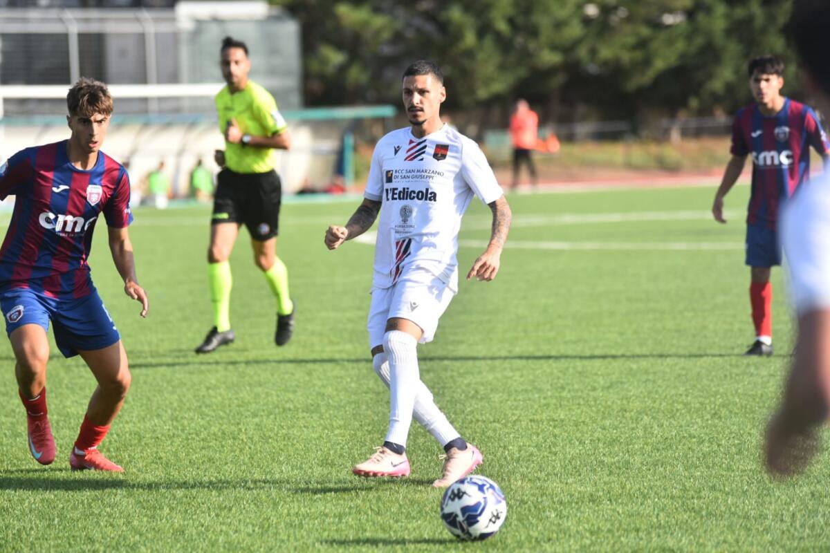 Galleria foto 'Eccellenza, Taranto sconfitto in trasferta: l’Acquaviva vince 3-2. Primo k.o. in campionato per gli ionici' - foto 1