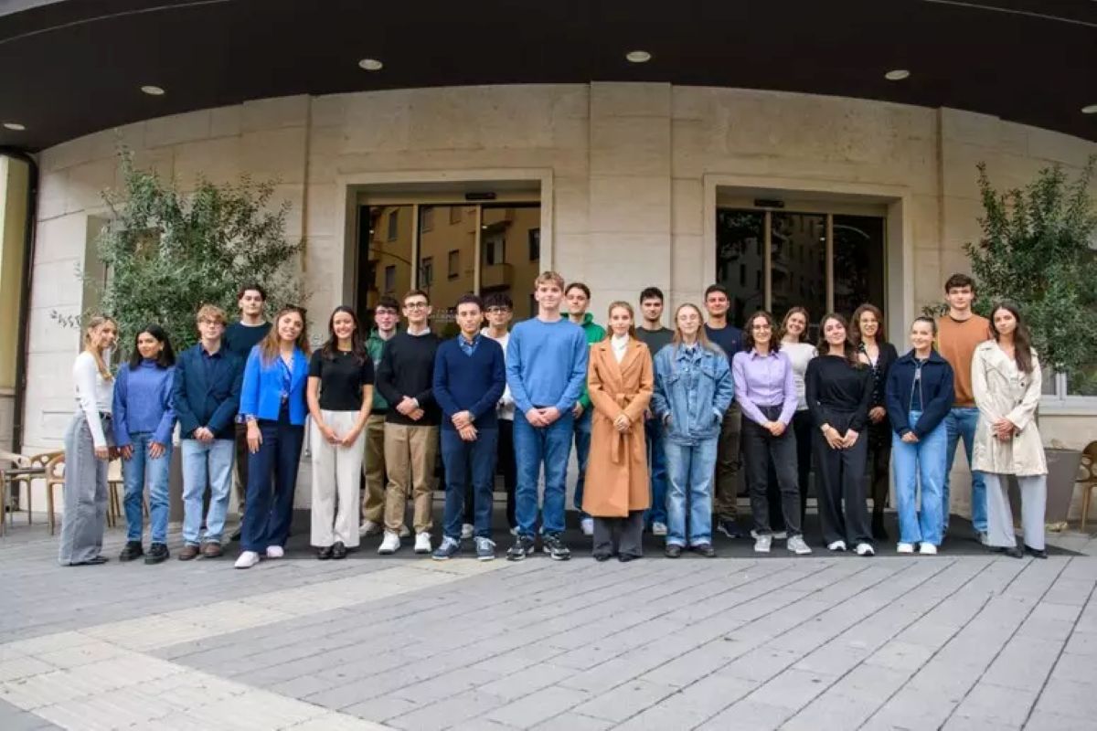 Galleria foto 'Alfieri del lavoro 2025, Mattarella premia i 25 migliori studenti d’Italia: tre sono pugliesi' - foto 1