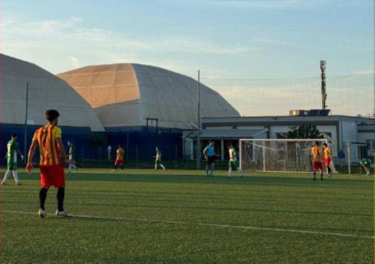 Rissa in Seconda Categoria Leccese, presunti insulti razzisti e violenza tra calciatori e dirigenti: 2 feriti Rissa in Seconda Categoria Leccese, presunti insulti razzisti e violenza tra calciatori e dirigenti: 2 feriti