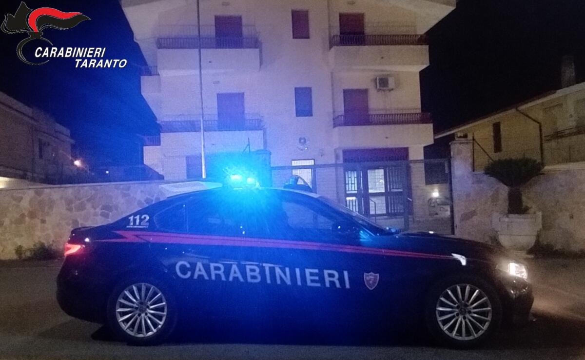 Pulsano, sorvegliato speciale 30enne trovato con armi e droga: scattano gli arresti domiciliari Pulsano, sorvegliato speciale 30enne trovato con armi e droga: scattano gli arresti domiciliari