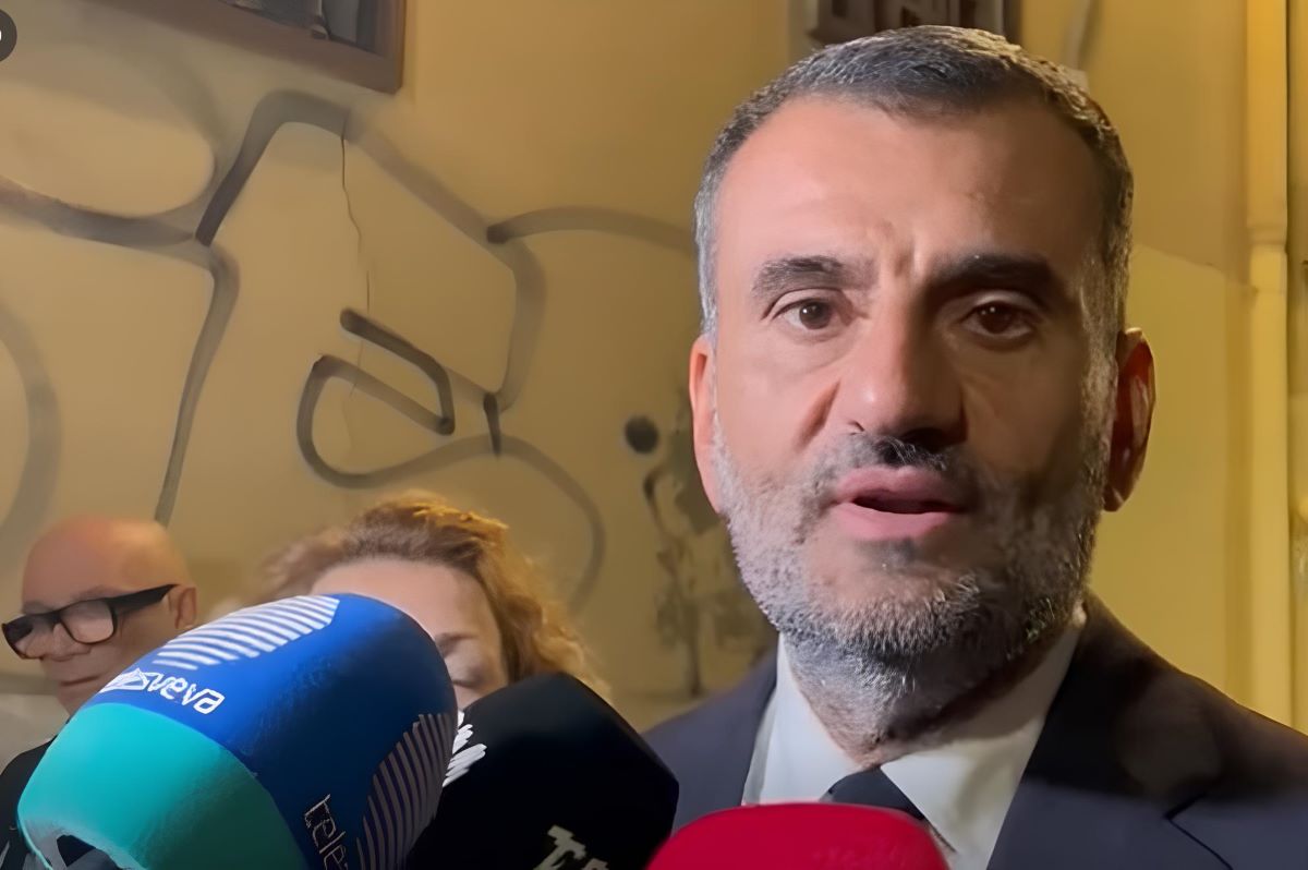 Galleria foto 'Verso le Regionali, Decaro: «Campo largo? Non sono appassionato ai nomi, portano sfortuna»' - foto 1
