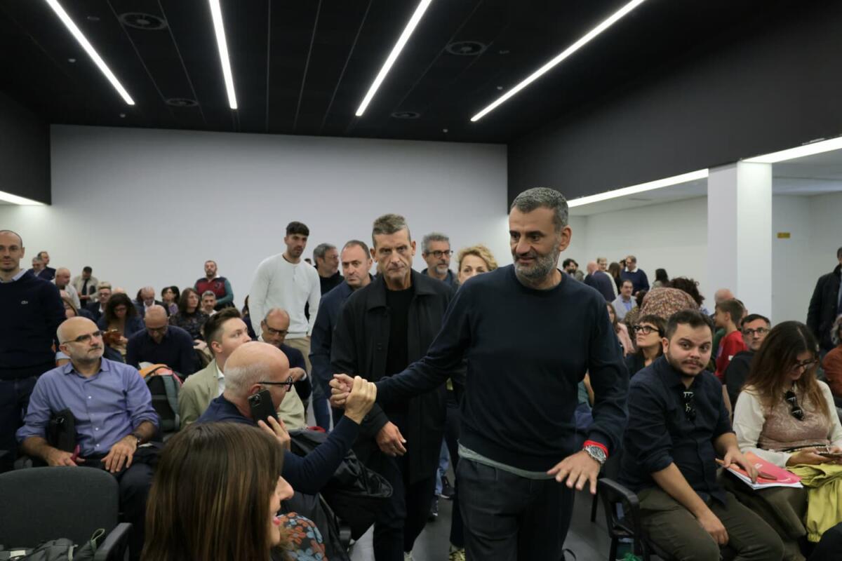 Puglia, Decaro scrive il programma con i cittadini: «Alle regionali sfida con Lobuono? È un galantuomo» Puglia, Decaro scrive il programma con i cittadini: «Alle regionali sfida con Lobuono? È un galantuomo»
