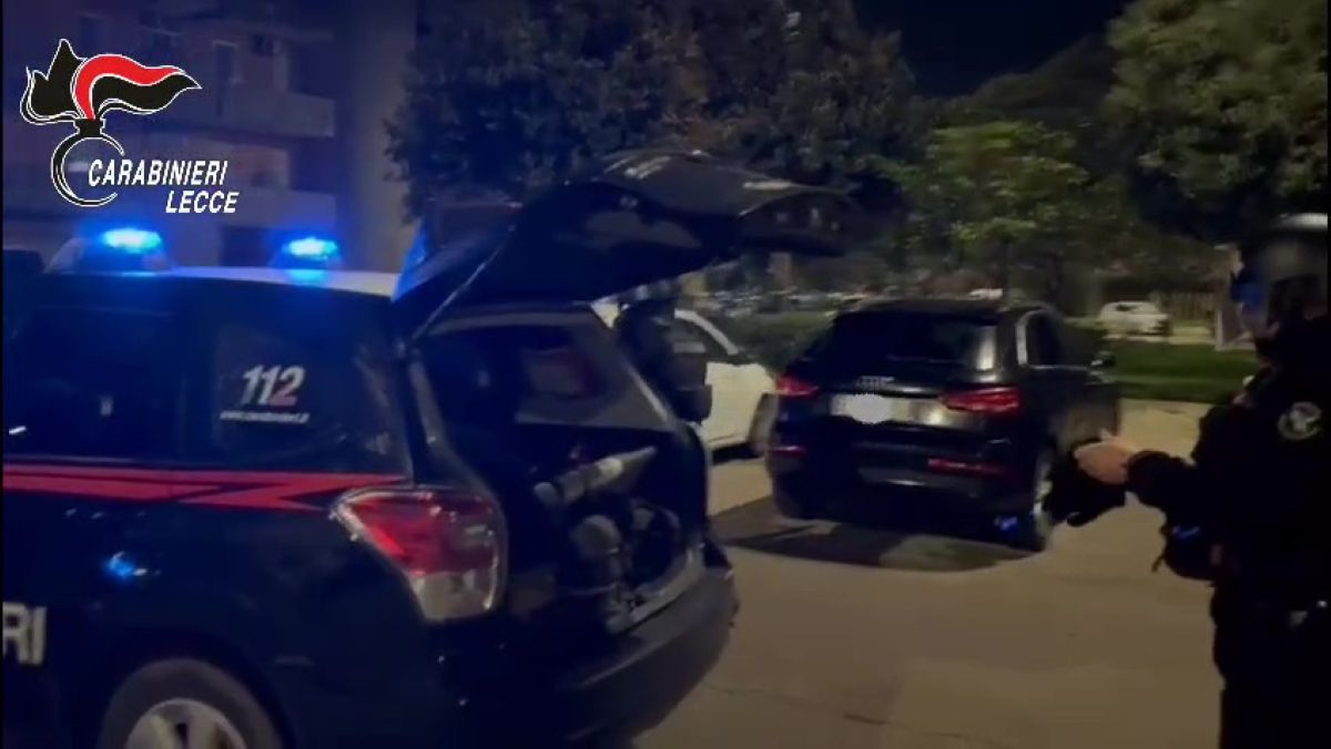 Traffico di droga nel Salento, scacco al clan Dell’Anna: 19 arresti in diversi comuni, 51 indagati – VIDEO Traffico di droga nel Salento, scacco al clan Dell’Anna: 19 arresti in diversi comuni, 51 indagati – VIDEO