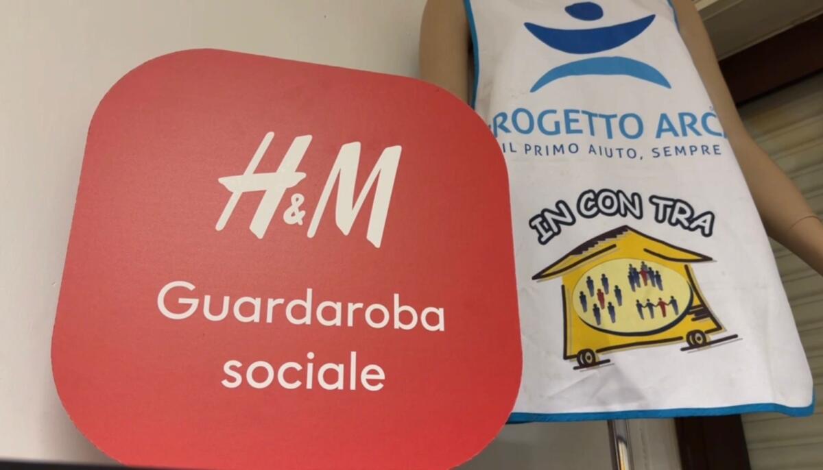 Bari, abiti nuovi per persone in difficoltà economica: inaugurato il guardaroba solidale Bari, abiti nuovi per persone in difficoltà economica: inaugurato il guardaroba solidale