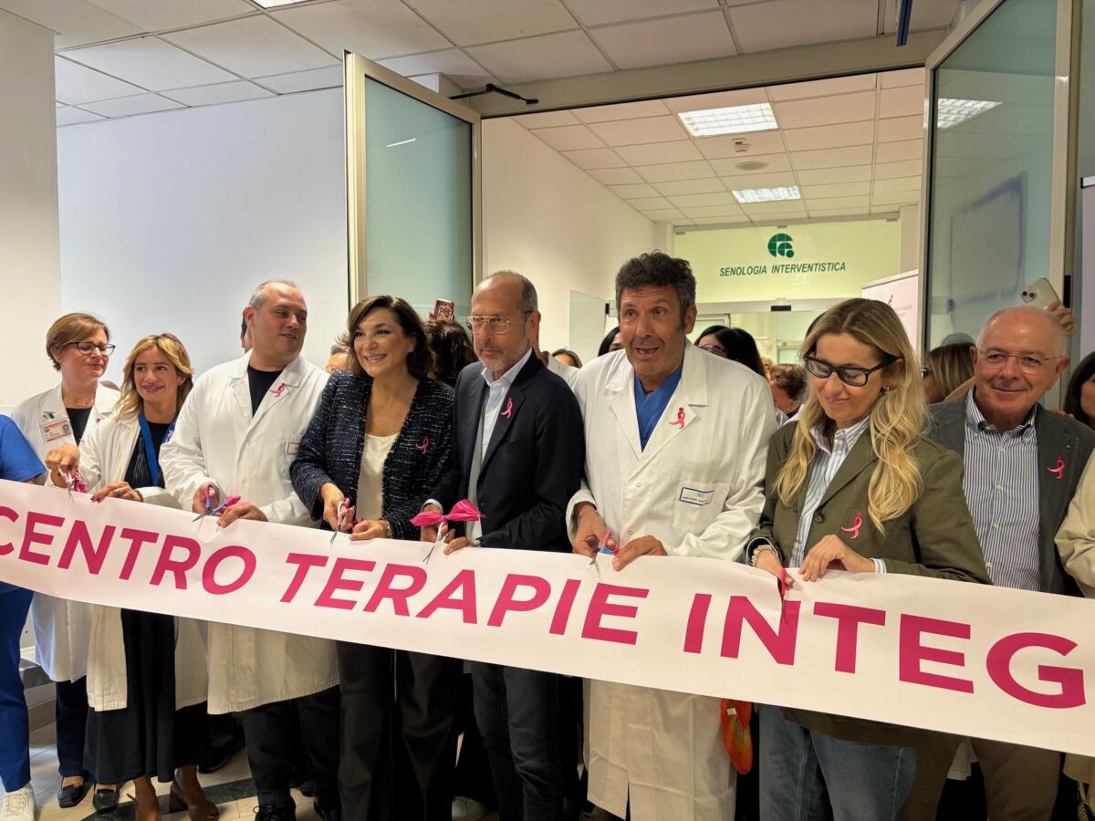 Bari, Komen inaugura al Policlinico un centro di terapie integrate per le “donne in rosa” – FOTO e VIDEO Bari, Komen inaugura al Policlinico un centro di terapie integrate per le “donne in rosa” – FOTO e VIDEO