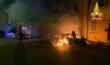Incendio all’alba a Lecce, in fiamme due auto in piazzale Siena: intervengono i vigili del fuoco