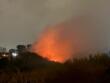 Bari, vasto incendio nel quartiere Stanic: evacuate le abitazioni – FOTO