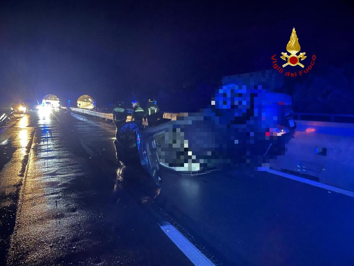 Il sindaco di Policoro e sua moglie feriti in un incidente: la loro auto si ribalta sulla Basentana Il sindaco di Policoro e sua moglie feriti in un incidente: la loro auto si ribalta sulla Basentana