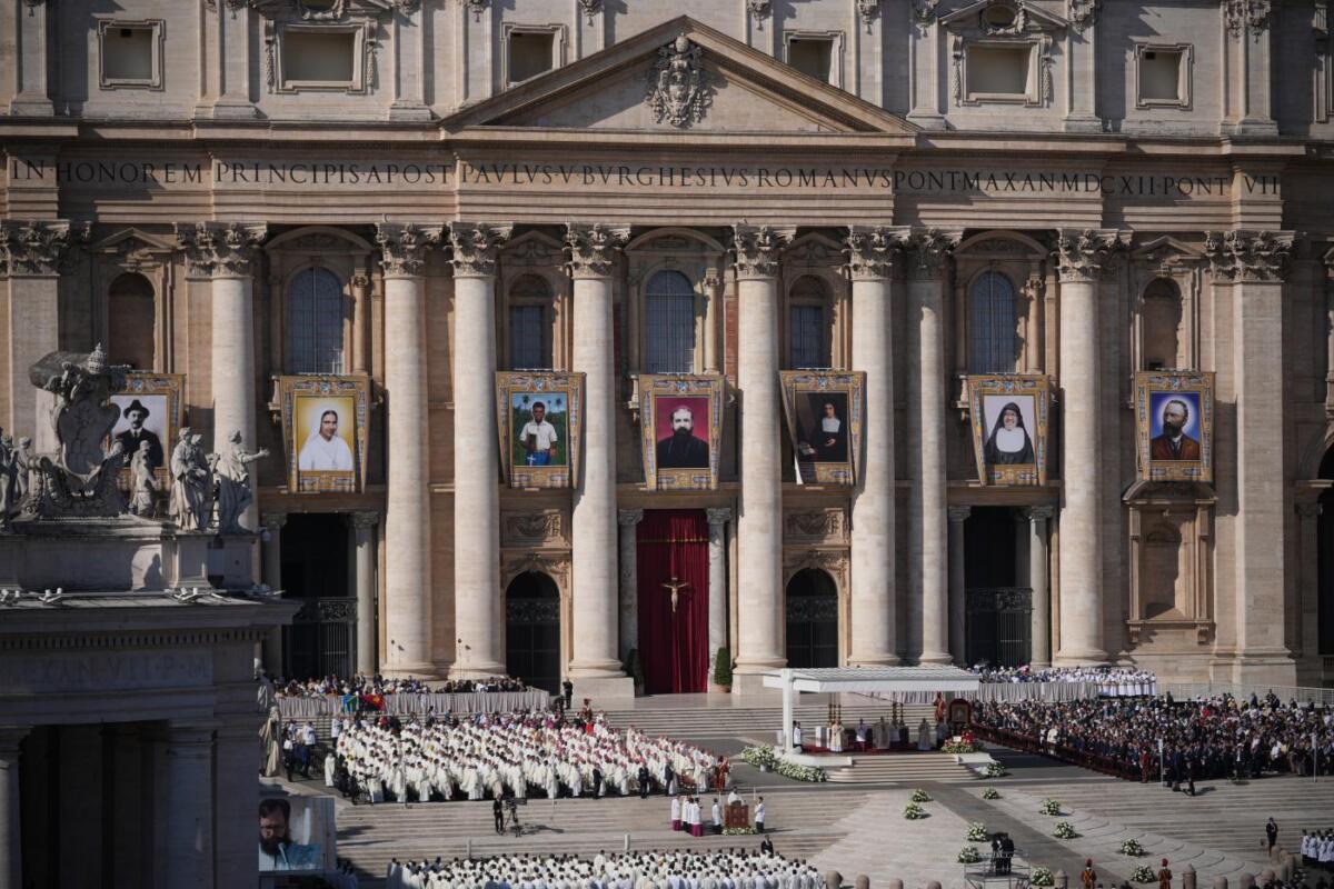 Galleria foto 'Papa Leone XIV proclama 7 nuovi santi: tra loro il pugliese che fondò il Santuario della Madonna di Pompei' - foto 1