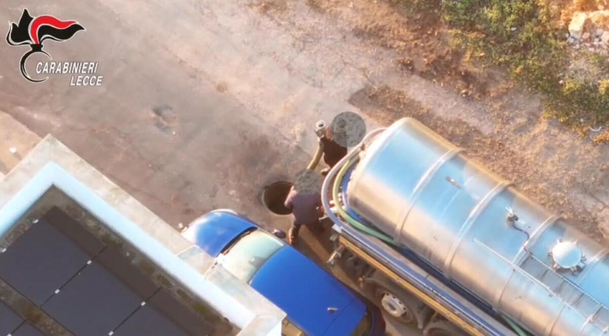 Galleria foto 'Porto Cesareo, liquami sversati nella rete fognaria: nei guai un imprenditore. Incastrato dai droni dei carabinieri – VIDEO' - foto 1