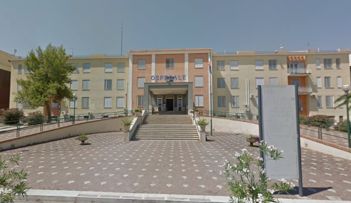 Galleria foto 'Manfredonia, blackout in ospedale: allarme rientrato al San Camillo' - foto 1