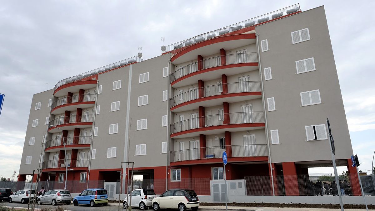 Bari, la dura lotta all’abusivismo: il presidente di Arca Puglia porta in Procura 900 nomi Bari, la dura lotta all’abusivismo: il presidente di Arca Puglia porta in Procura 900 nomi