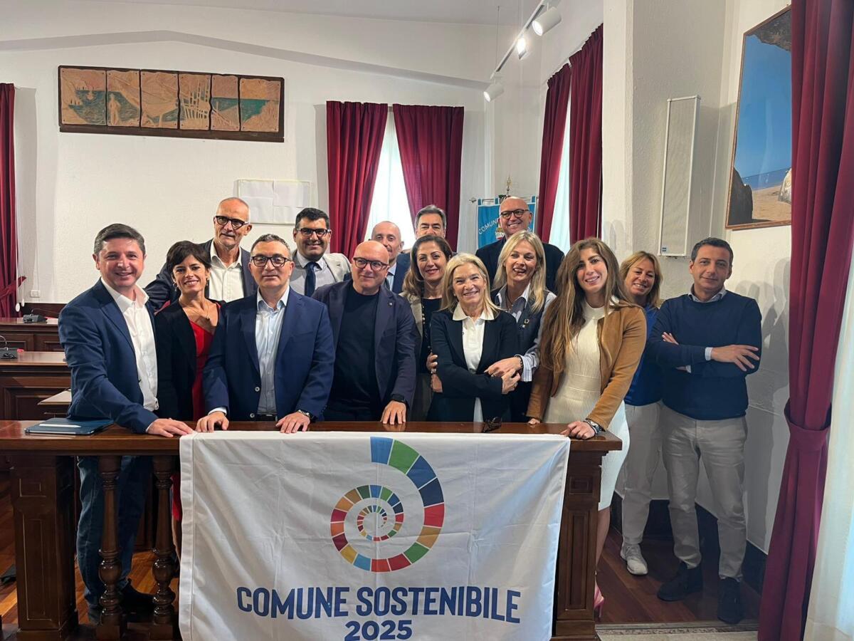 Rete dei Comuni Sostenibili 2025: presentata a Peschici la Lettera d’Intenti per tutelare il mare pugliese Rete dei Comuni Sostenibili 2025: presentata a Peschici la Lettera d’Intenti per tutelare il mare pugliese
