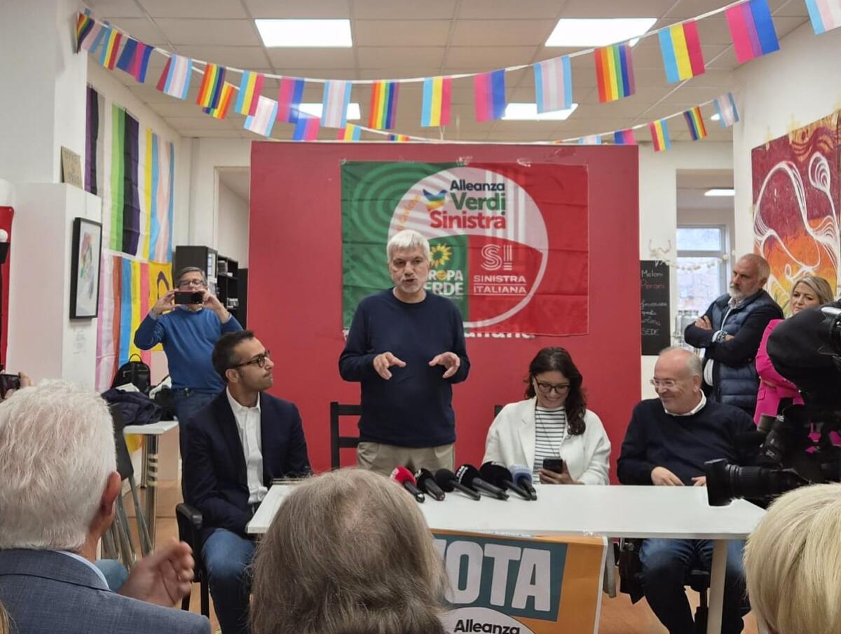Galleria foto 'Elezioni, Vendola: «La Regione ha bisogno delle energie migliori». Meloni in Puglia? «Viene da capo tribù»' - foto 1