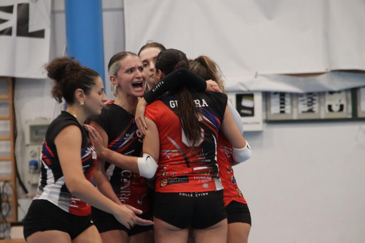 Galleria foto 'Volley, inizio altalenante per il Primadonna Bari in Serie C: una vittoria e due sconfitte nelle prime giornate' - foto 1