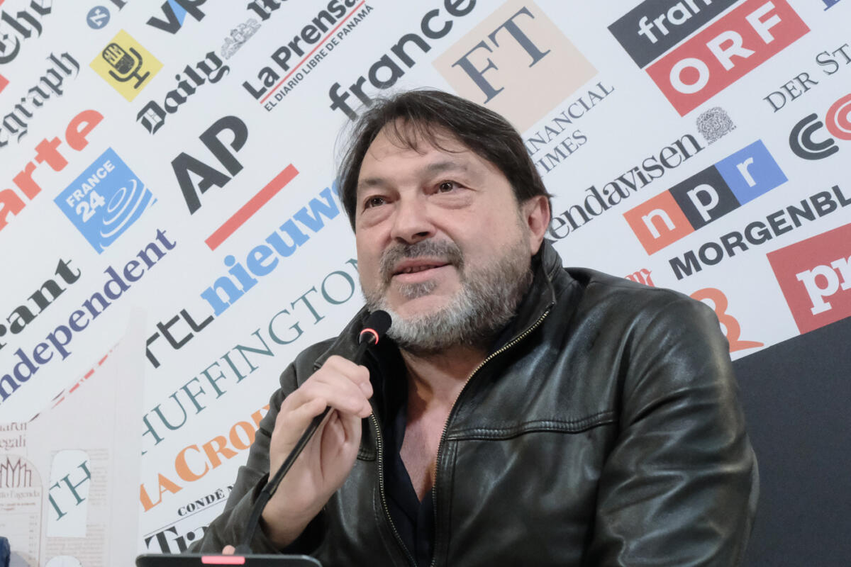 Galleria foto 'Bari, Sigfrido Ranucci al Teatro Petruzzelli per presentare il suo spettacolo “Diario di un trapezista”' - foto 1