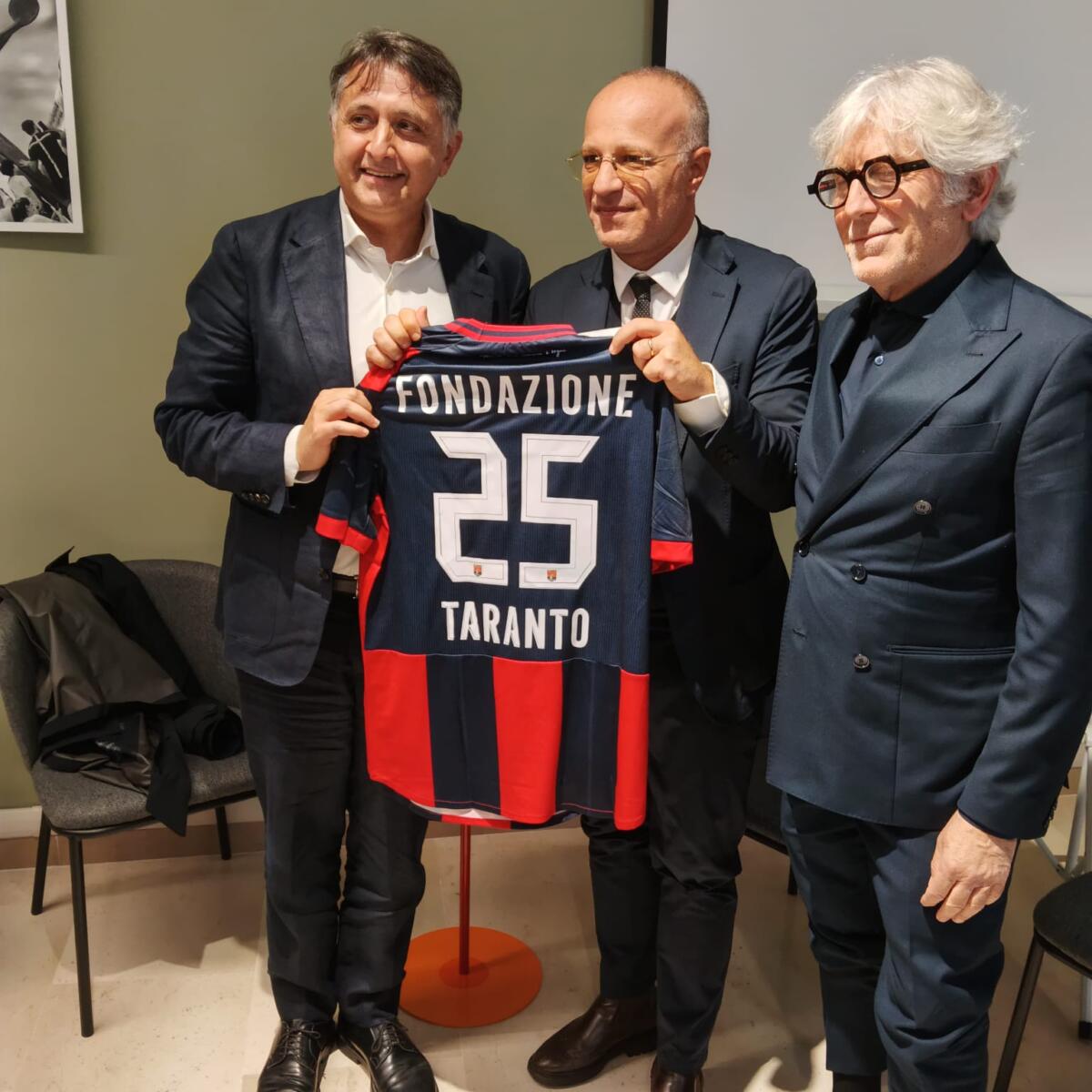 Galleria foto 'La partnership tra Ss Taranto e Fondazione Taranto 25, Ladisa: «Fare rete significa vincere» – FOTO' - foto 14