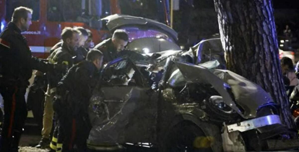 Galleria foto 'Roma, doppia tragedia nella notte: morti un turista giapponese al Pantheon e una 20enne su via Colombo' - foto 1