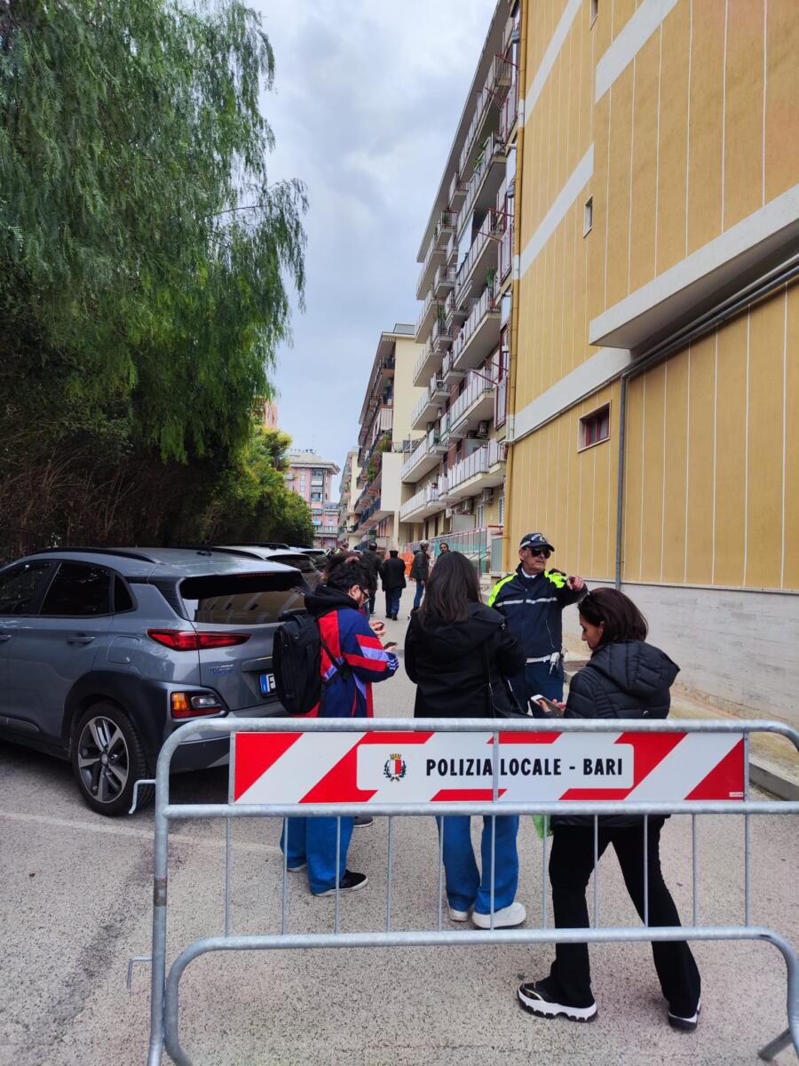 Bari, sgomberate due palazzine a San Pasquale: evacuati residenti per rischio crollo Bari, sgomberate due palazzine a San Pasquale: evacuati residenti per rischio crollo