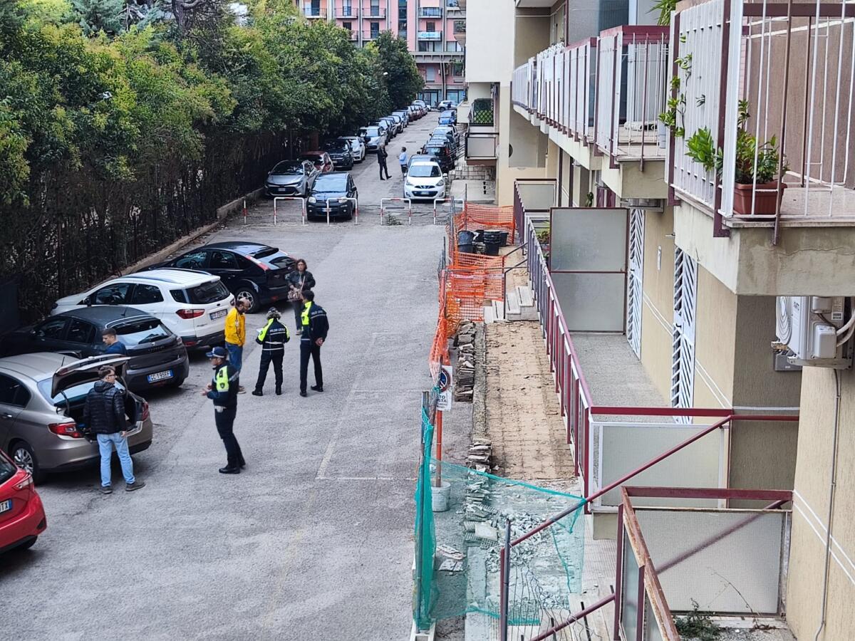Bari, sgomberate due palazzine a San Pasquale: evacuati residenti per rischio crollo Bari, sgomberate due palazzine a San Pasquale: evacuati residenti per rischio crollo