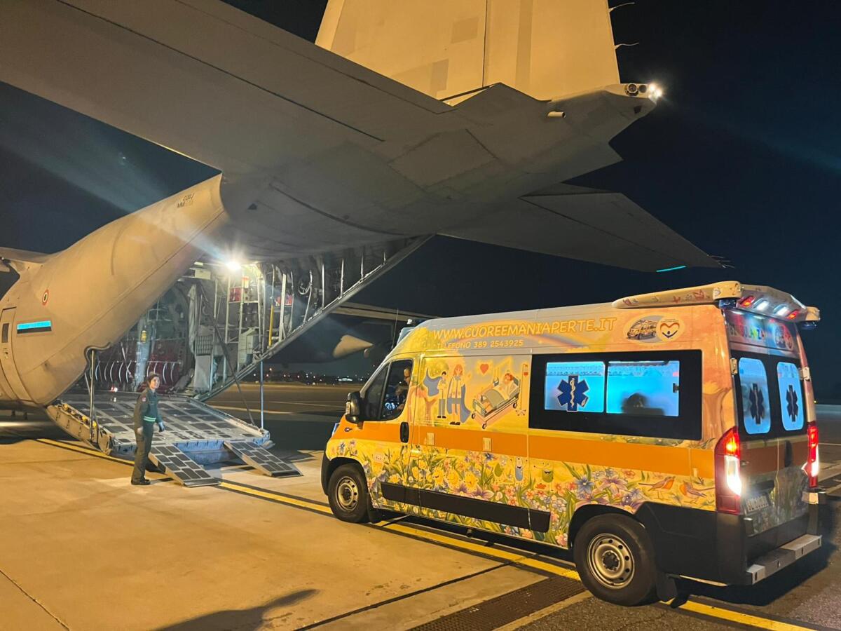 Galleria foto 'Brindisi, neonata in pericolo di vita: trasferita a Roma con un volo salvavita dell’Aeronautica militare' - foto 1