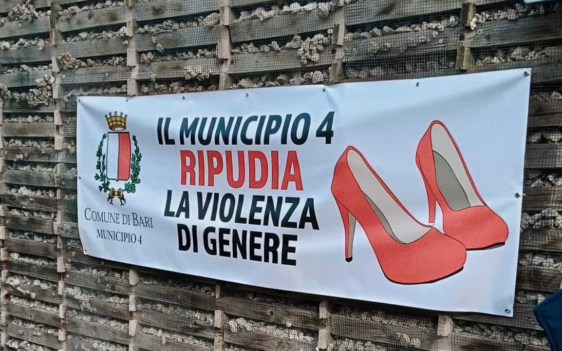 Bari, la città ricorda le vittime di femminicidio. Leccese: «Il futuro dipende da noi» Bari, la città ricorda le vittime di femminicidio. Leccese: «Il futuro dipende da noi»