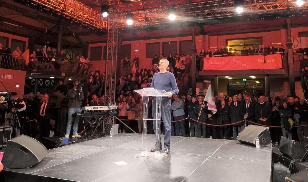 Regionali in Puglia, Decaro: «Amo la mia terra. Andate a votare, la democrazia è bellissima» Regionali in Puglia, Decaro: «Amo la mia terra. Andate a votare, la democrazia è bellissima»