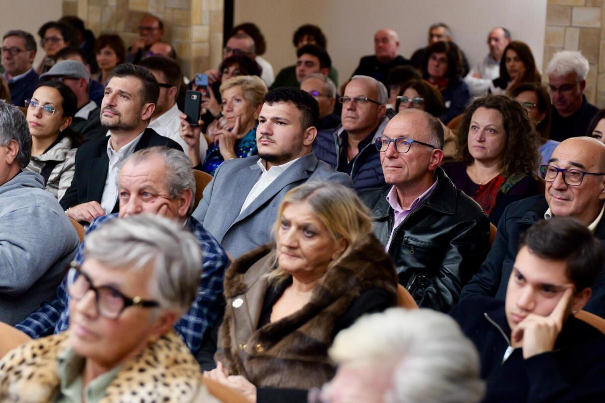 Galleria foto 'Bari celebra 139 donatori di sangue e midollo osseo. Emiliano: «La Puglia eccelle nei trapianti» – VIDEO' - foto 3