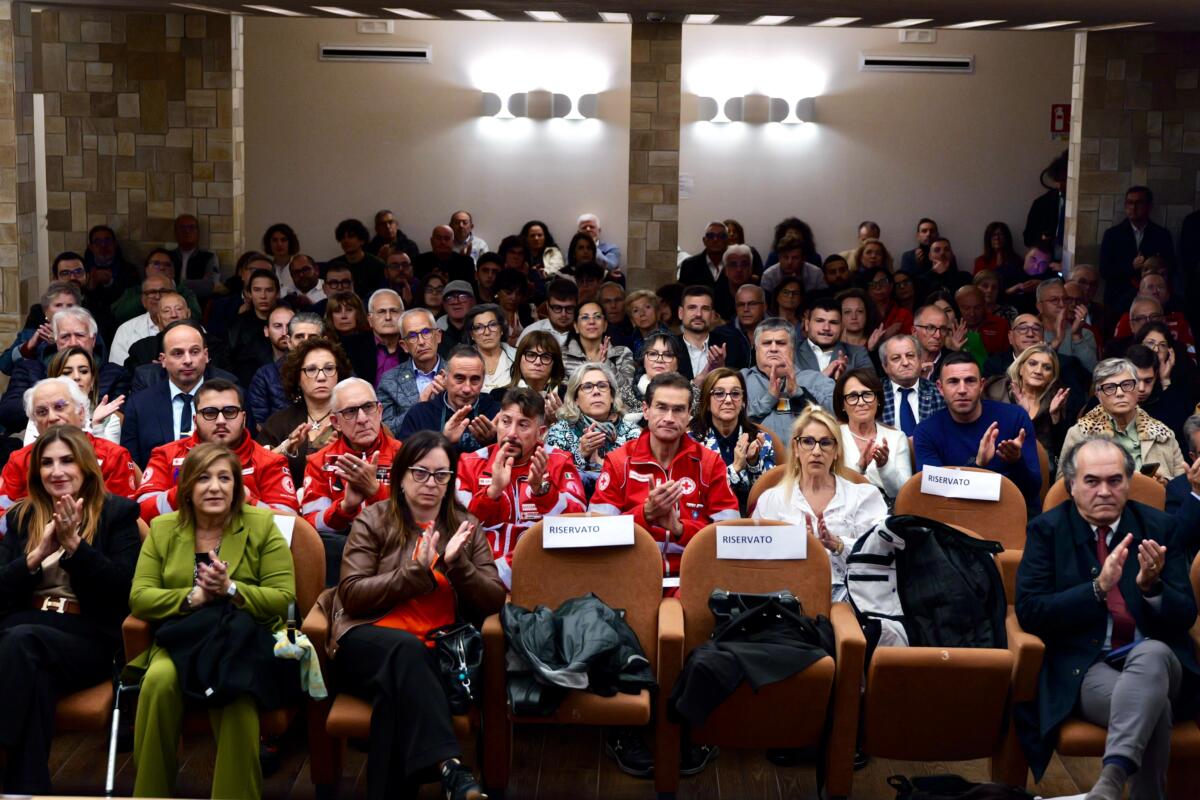 Galleria foto 'Bari celebra 139 donatori di sangue e midollo osseo. Emiliano: «La Puglia eccelle nei trapianti» – VIDEO' - foto 4