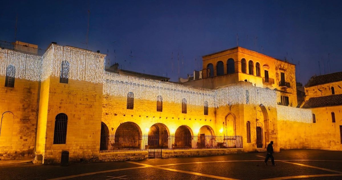 Galleria foto 'Bari, torna il Natale in città: tra luminarie, addobbi e i mercatini sulla Muraglia' - foto 3
