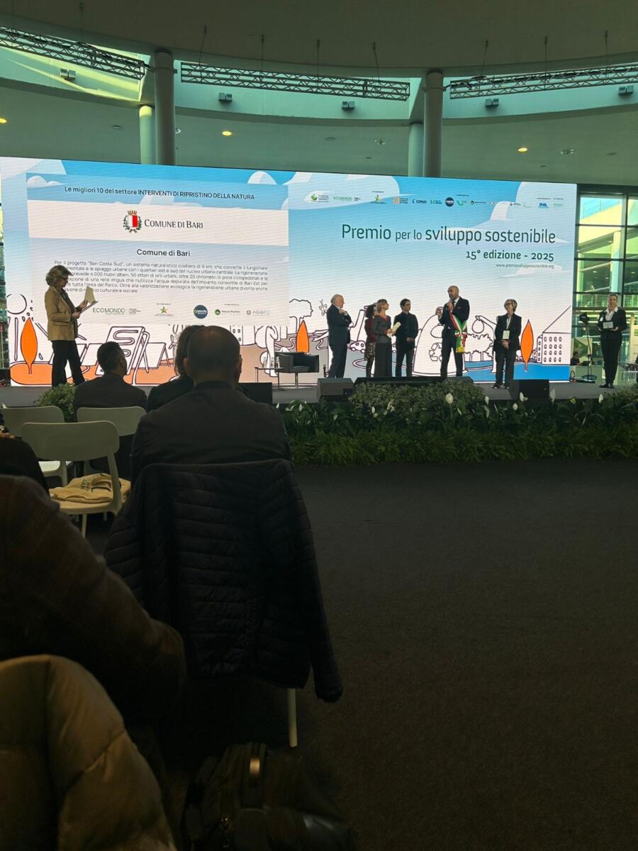 Galleria foto 'Bari premiata a Ecomondo per il Parco Lineare Costa Sud: riconoscimento per il «ripristino della natura»' - foto 2