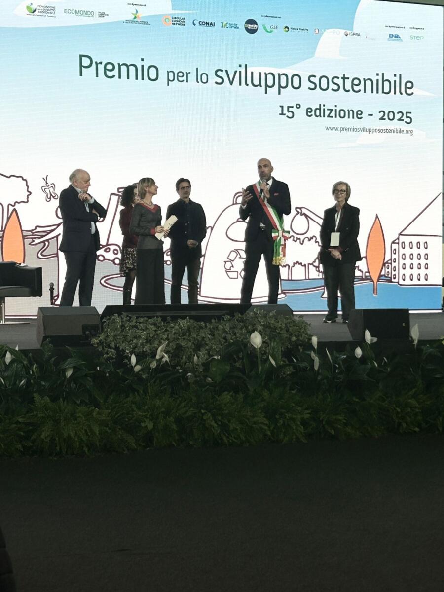 Galleria foto 'Bari premiata a Ecomondo per il Parco Lineare Costa Sud: riconoscimento per il «ripristino della natura»' - foto 1