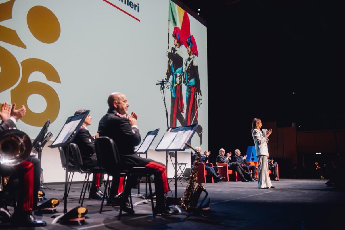 Carabinieri, presentato il Calendario Storico 2026: un inno agli “Eroi quotidiani” – VIDEO