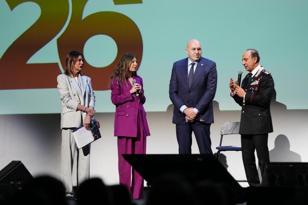 Carabinieri, presentato il Calendario Storico 2026: un inno agli “Eroi quotidiani” – VIDEO