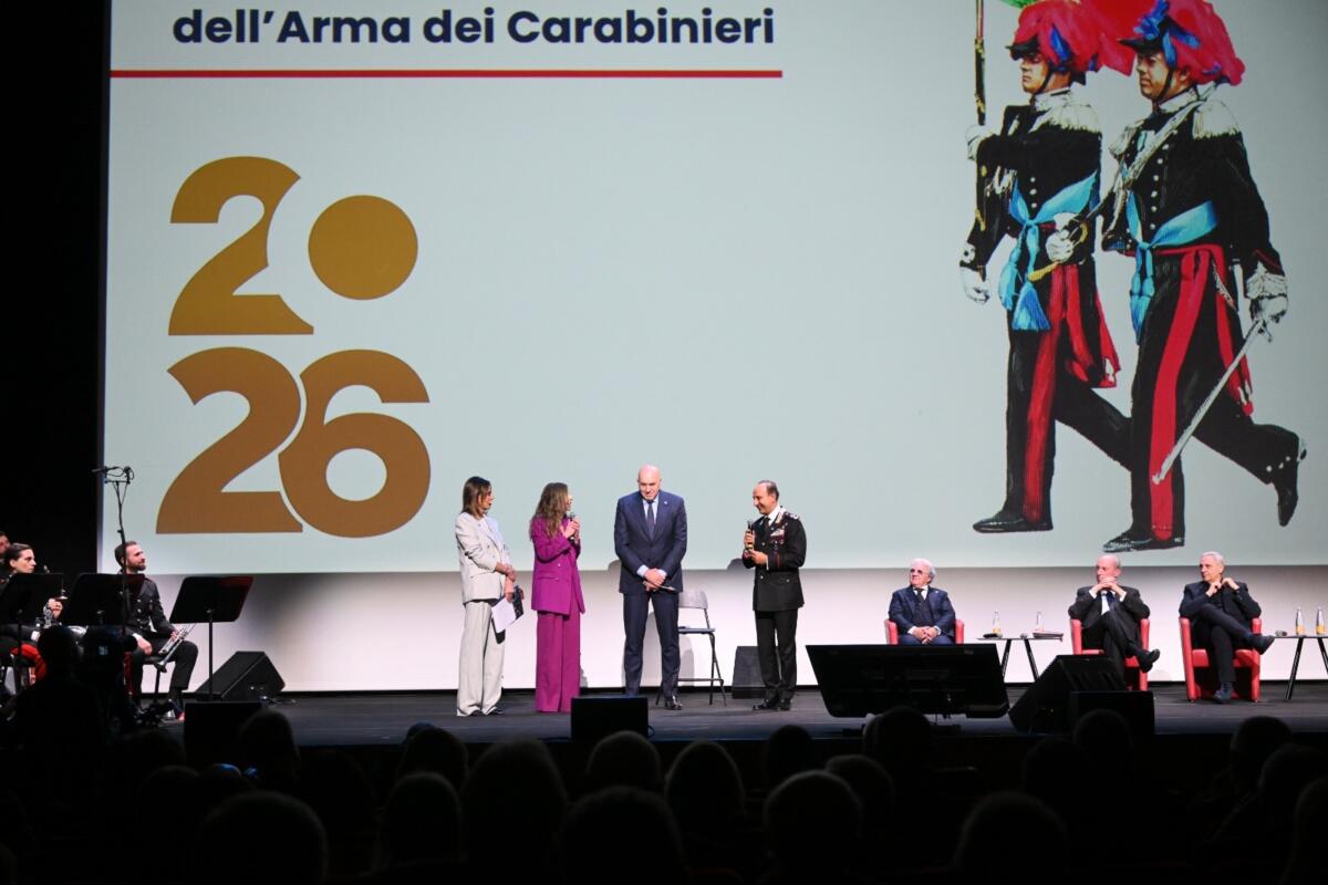 Carabinieri, presentato il Calendario Storico 2026: un inno agli “Eroi quotidiani” – VIDEO