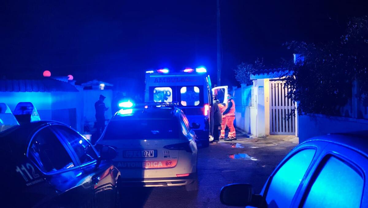 Tragedia familiare a Brindisi, 41enne uccide il padre a coltellate: si costituisce accompagnato dalla madre Tragedia familiare a Brindisi, 41enne uccide il padre a coltellate: si costituisce accompagnato dalla madre