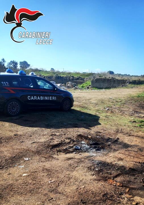 Scoperta una discarica abusiva in un terreno di Seclì, nell’area scarti edili ed elettrodomestici: due denunce