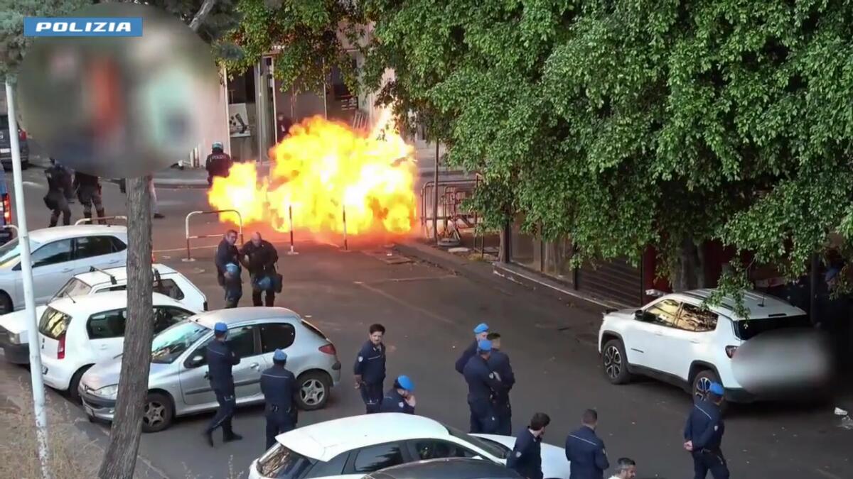 Disordini durante un corteo contro il ddl Sicurezza a Catania, due arresti: in carcere un 22enne brindisino – VIDEO Disordini durante un corteo contro il ddl Sicurezza a Catania, due arresti: in carcere un 22enne brindisino – VIDEO