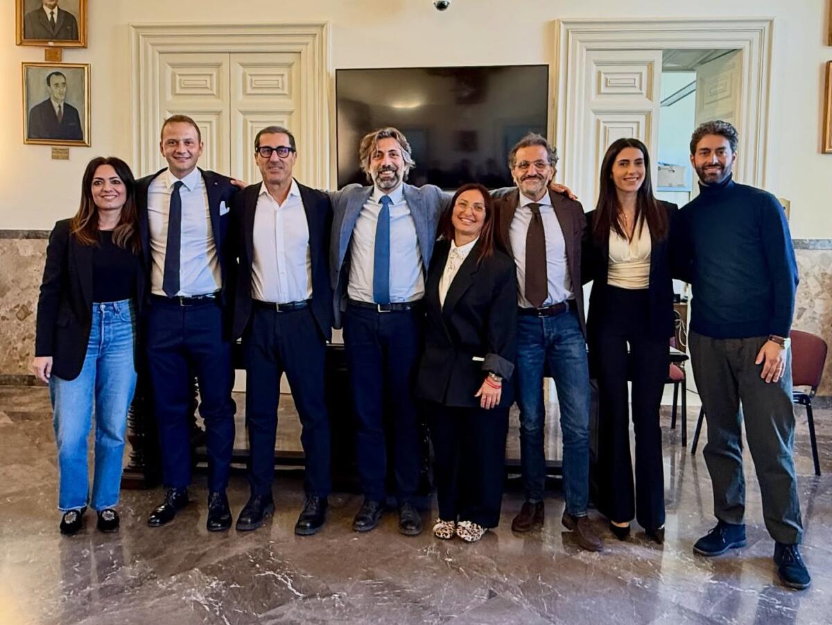 Galleria foto 'Ostuni, il sindaco Pomes presenta la nuova giunta: «Esperienza e rinnovamento»' - foto 1