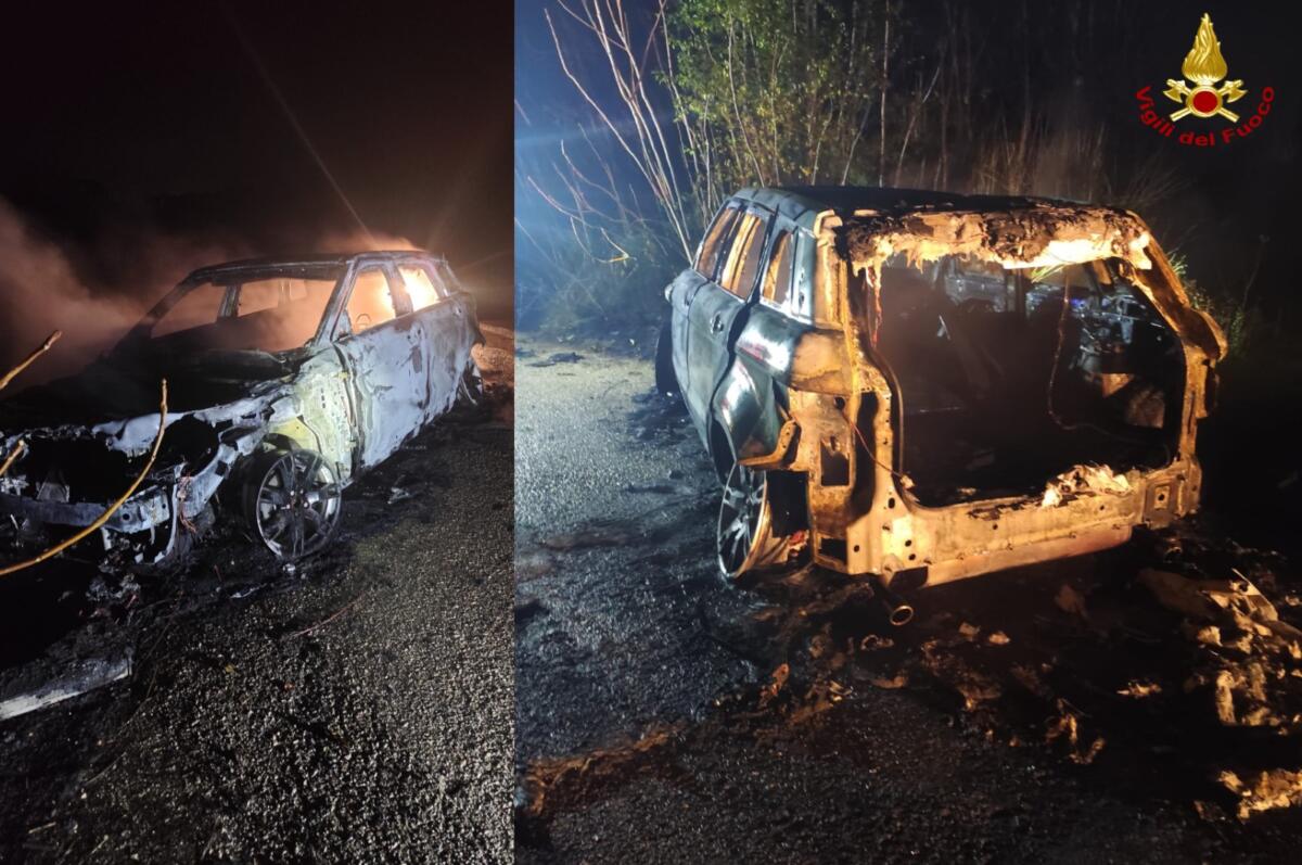 Suv abbandonato distrutto dalle fiamme nelle campagne di Corato, indagano i carabinieri Suv abbandonato distrutto dalle fiamme nelle campagne di Corato, indagano i carabinieri