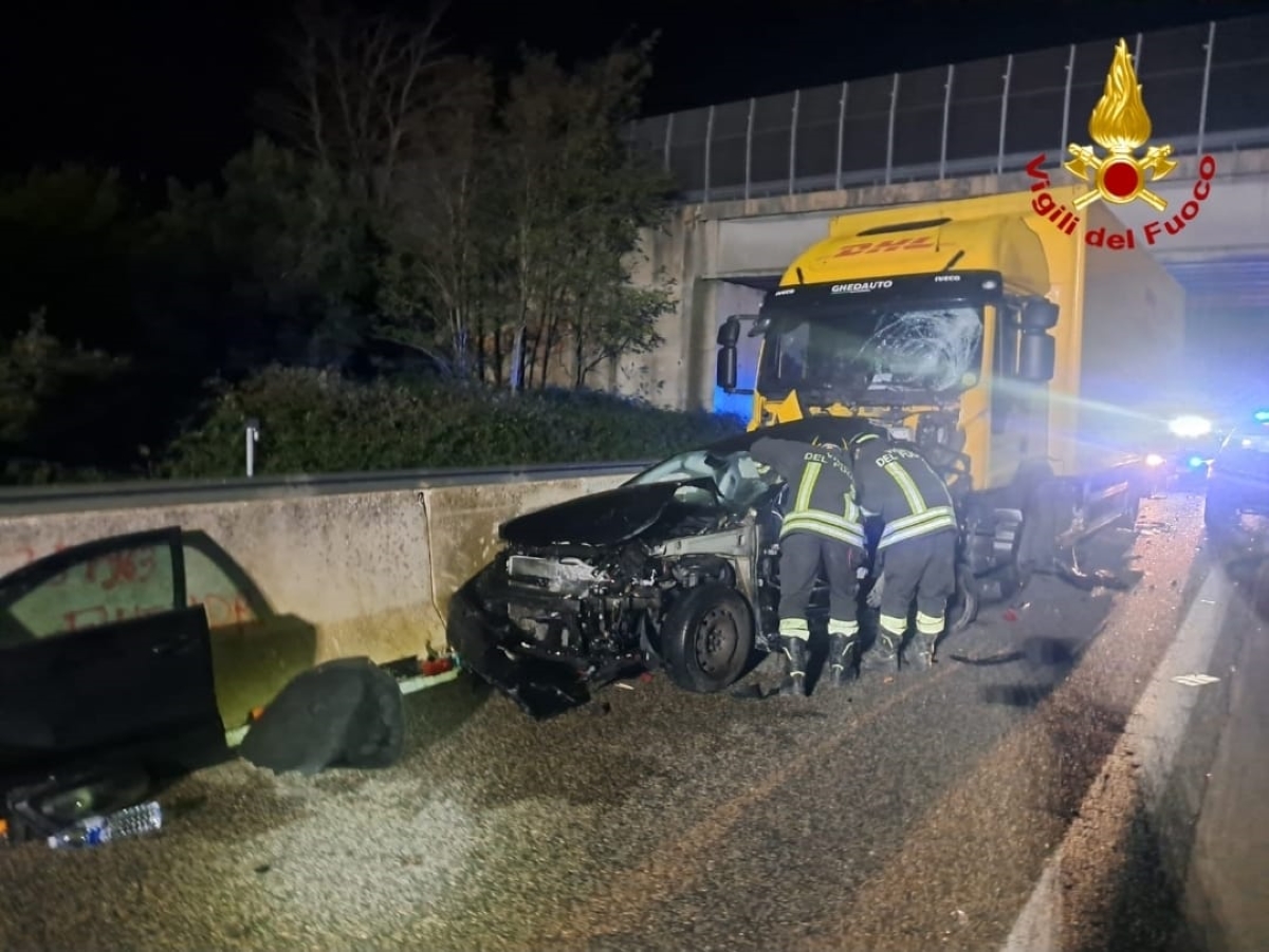 Tragedia nel Brindisino, donna incinta perde il figlio nell’incidente sulla Ss 613: lei e il marito ricoverati Tragedia nel Brindisino, donna incinta perde il figlio nell’incidente sulla Ss 613: lei e il marito ricoverati