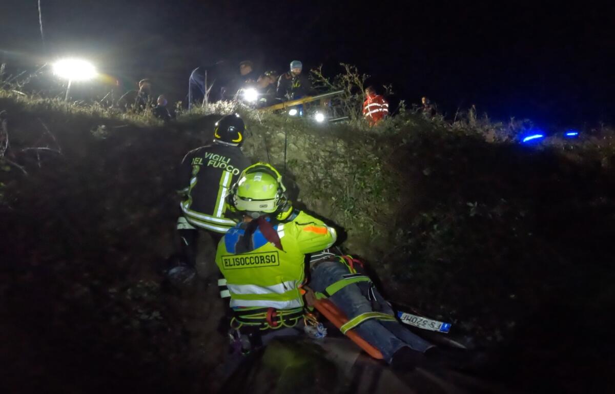 Galleria foto 'Sette persone sono rimaste ferite in due incidenti nel Foggiano: una è ricoverata in prognosi riservata' - foto 1