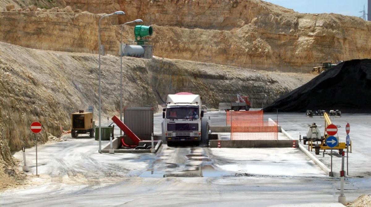 Statte, centrosinistra contro la discarica Italcave: «Non possiamo essere hub per rifiuti» Statte, centrosinistra contro la discarica Italcave: «Non possiamo essere hub per rifiuti»