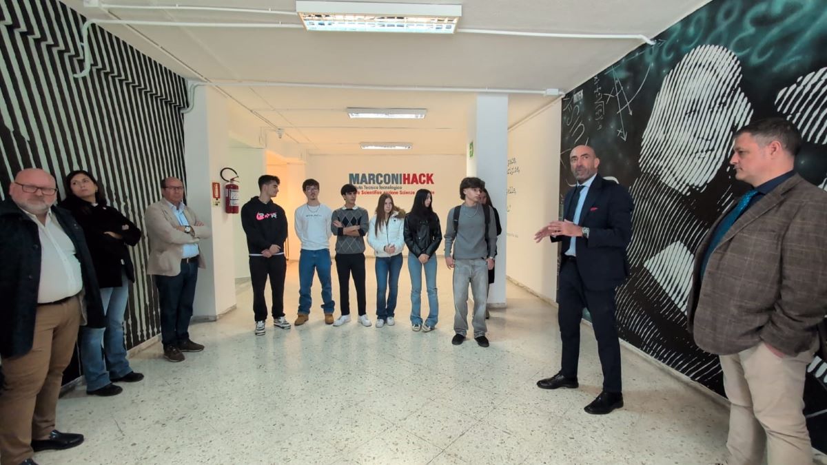 Galleria foto 'Bari, pronta la nuova sede provvisoria del Marconi-Hack: al via la prossima settimana' - foto 1