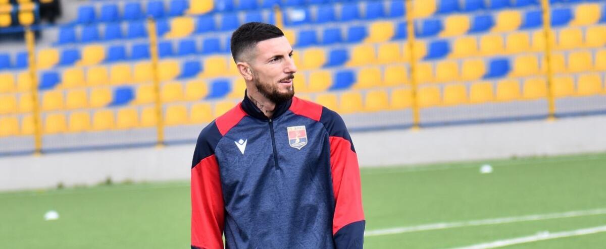 Taranto calcio, Loiodice: «Il calcio ragione di vita». È già il nuovo idolo rossoblù Taranto calcio, Loiodice: «Il calcio ragione di vita». È già il nuovo idolo rossoblù
