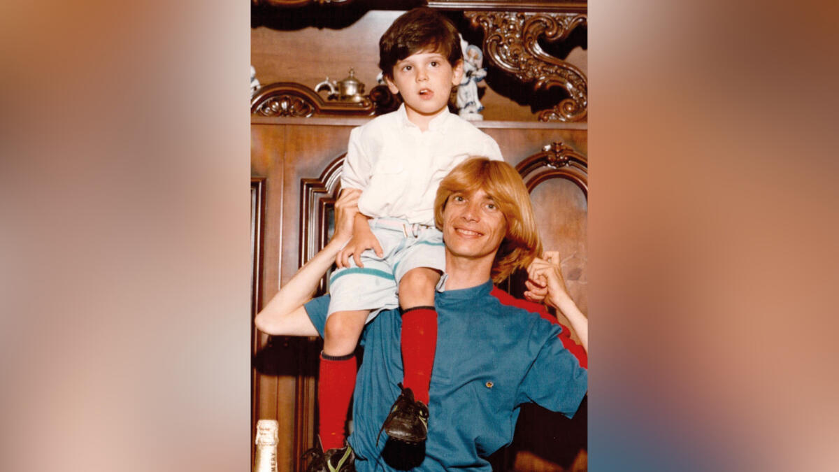 Nino D’Angelo: «Mio figlio fa un film sulla mia vita. Non esiste emozione più grande» Nino D’Angelo: «Mio figlio fa un film sulla mia vita. Non esiste emozione più grande»