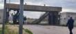 Manfredonia, paura al porto industriale: ponte crolla dopo l’urto con la gru di un camion – FOTO