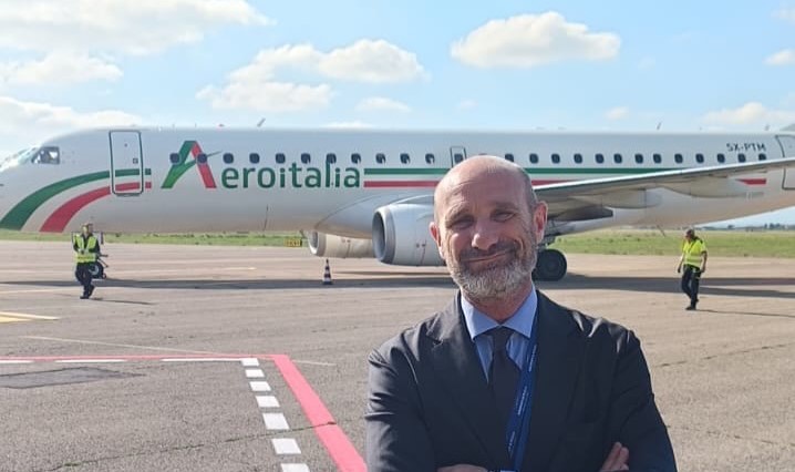 Galleria foto 'Aeroitalia, rinviato il primo viaggio Foggia-Milano: volo sostitutivo per 65 passeggeri, partiti in ritardo' - foto 2