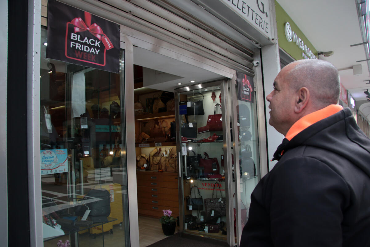 Black friday “nero”, frenata nei consumi in Puglia: prevista una spesa media di cento euro Black friday “nero”, frenata nei consumi in Puglia: prevista una spesa media di cento euro