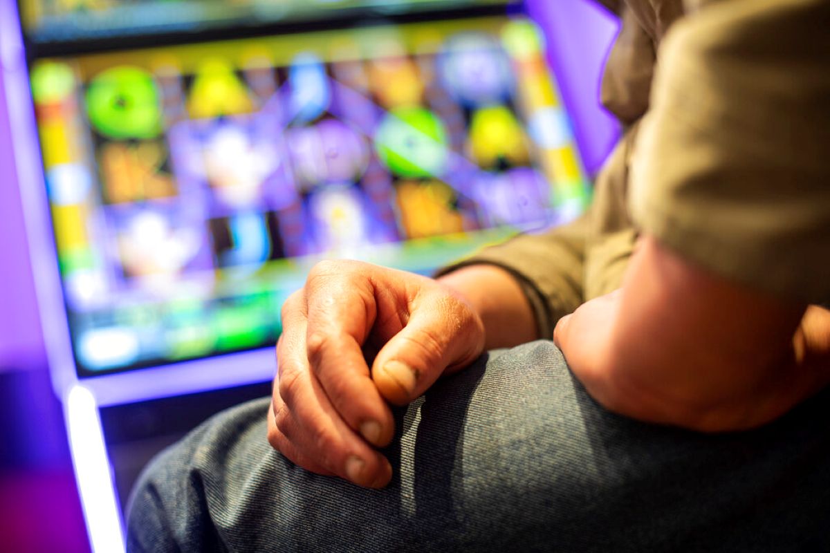 Gioco d’azzardo, in Puglia si spendono 12 mld di euro l’anno: «Più di 3mila per abitante, bimbi compresi» Gioco d’azzardo, in Puglia si spendono 12 mld di euro l’anno: «Più di 3mila per abitante, bimbi compresi»